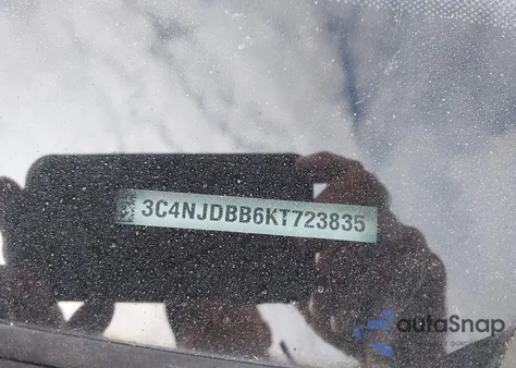 2019 Jeep Compass Altitude 4X4 z USA, uszkodzony, nr VIN 3C4NJDBB6KT723835